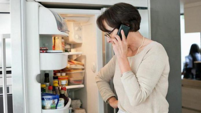 Холодильник не морозит - причины и что делать