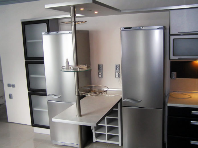 Холодильник рядом с плитой или духовым шкафом - допустимое расстояние, изоляция