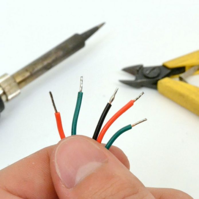 Как починить провод от зарядки телефона и ноутбука