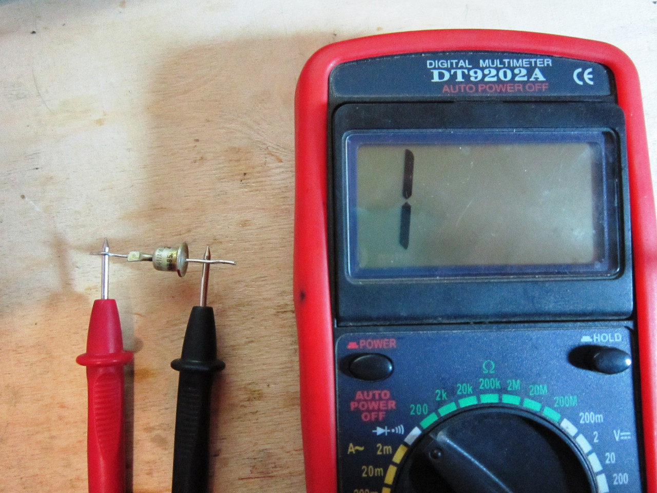 Как проверить диод и светодиод мультиметром?