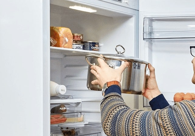 Как убрать наледь в холодильнике, не размораживая его