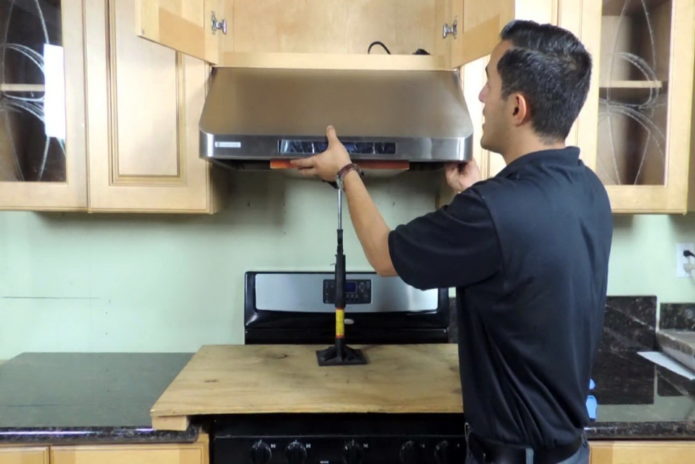 Как установить вытяжку на кухне своими руками - необходимые инструменты, пошаговая инструкция