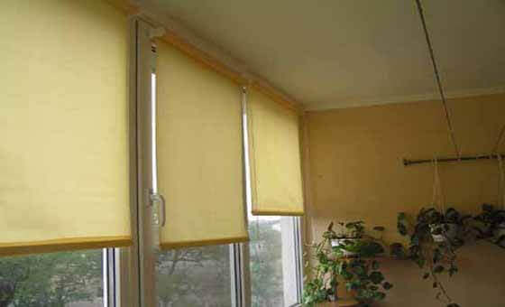 Как подобрать рулонные шторы на балкон или лоджию