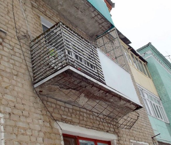 Как сделать верхний и нижний отливы на балконе для эффективного водоотвода