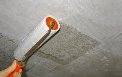 Клей для потолочной плитки из пенопласта: чем лучше клеить, расход