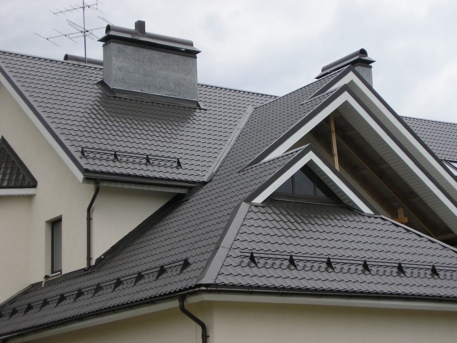 Чем покрыть крышу дома дешево и надежно? Ответ здесь! Много фото готовых конструкций из лучших материалов