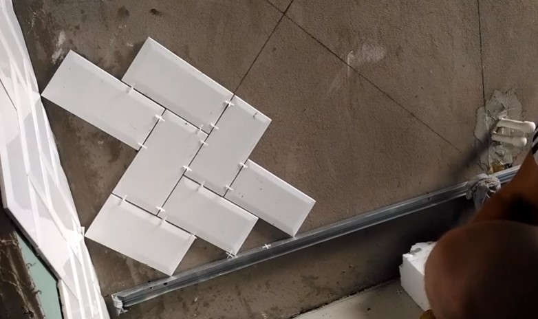 Технология укладки плитки елочкой на пол и стены