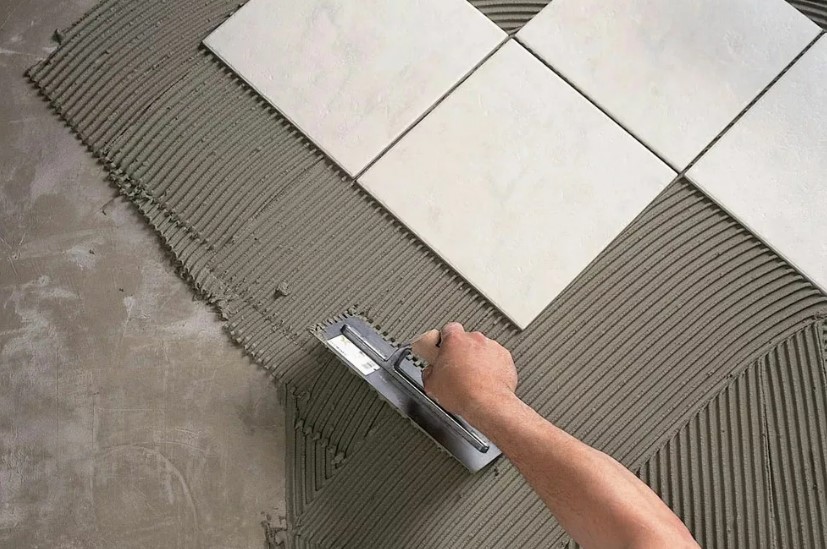 Как правильно класть плитку на стену и пол