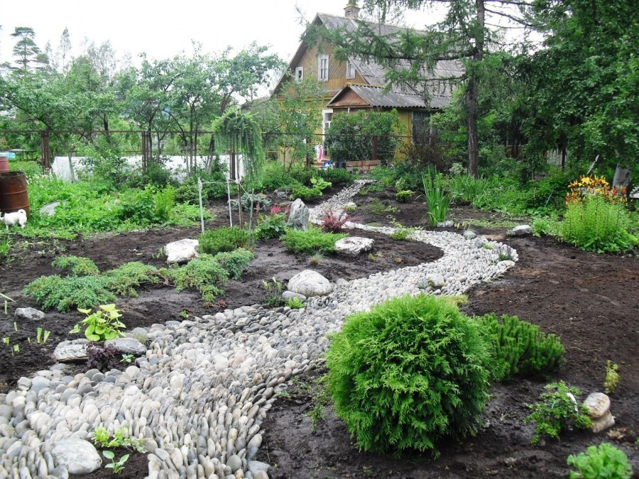 Сухой ручей — 75 фото идей стильного украшения сада своими руками
