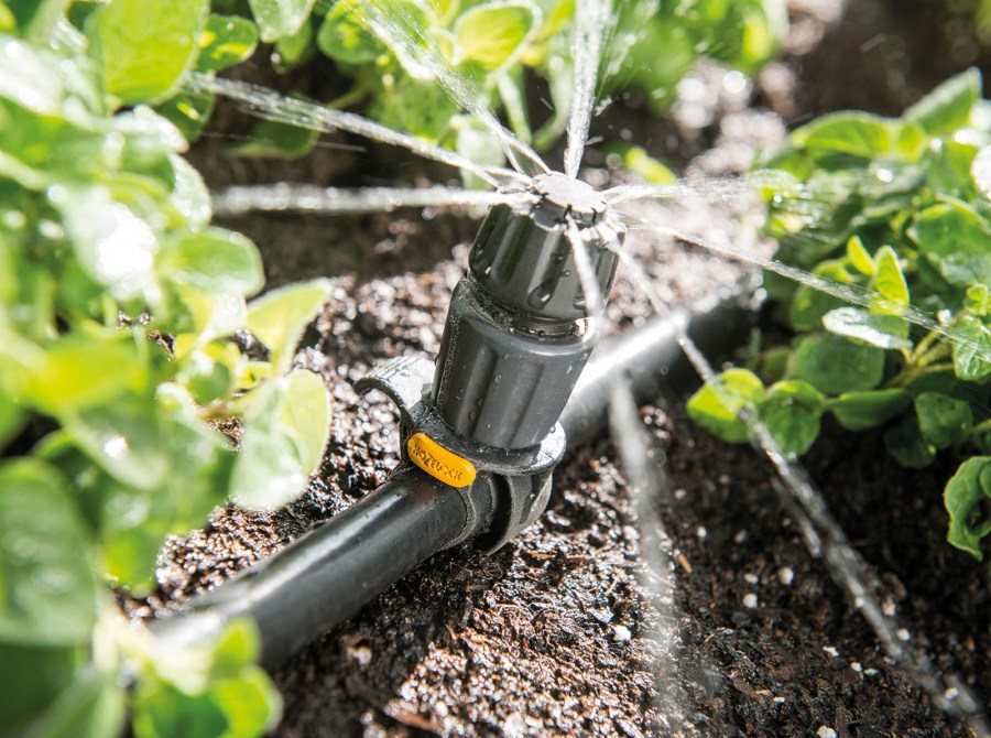 Дождеватели — обзор современных устройств для полива. 125 фото лучших идей для сада и огорода