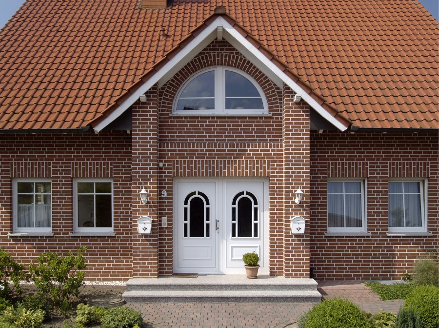 Облицовка фасада частного дома — обзор лучших видов материалов для отделки фасада (115 фото)