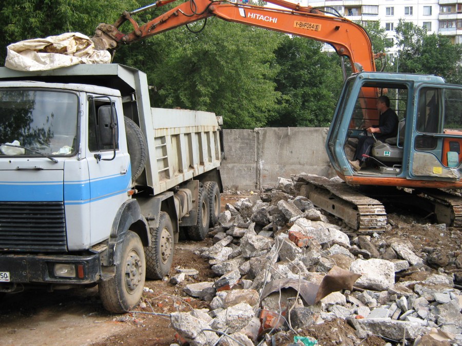 Куда следует вывозить строительный мусор — подробный обзор с отзывами и рекомендациями