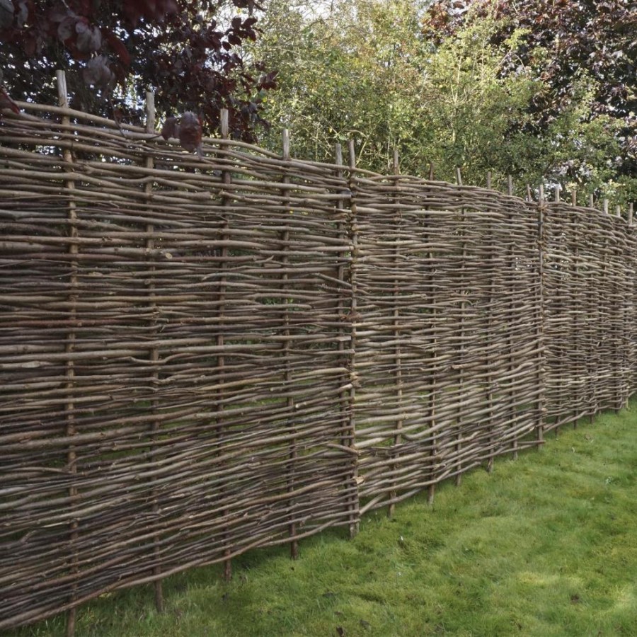 Забор из лозы — схемы плетения и рекомендации по украшению для начинающих (75 фото)