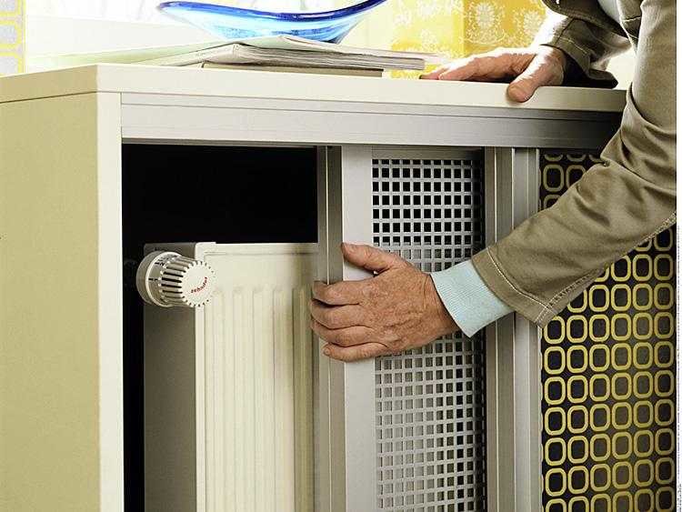 Как закрыть батарею отопления в комнате: чем прикрыть радиатор на кухне в квартире, как спрятать экраном своими руками