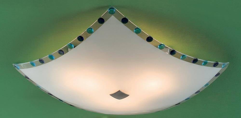 Плоская потолочная люстра: применение для различных помещений.