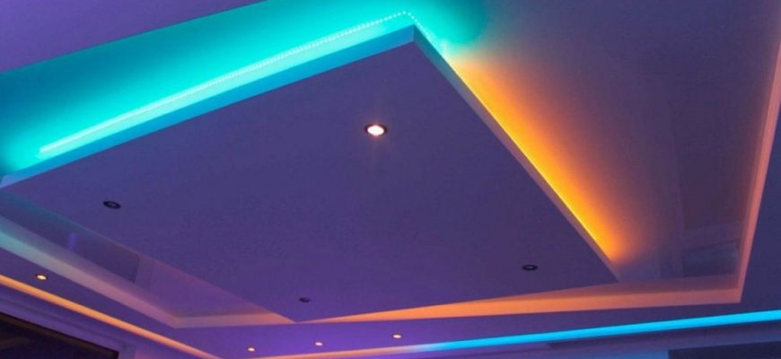 Подсветка потолка с помощью разнообразных современных средств.