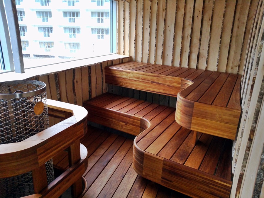 Потолок на балконе - рекомендации по подбору и установке материала.
