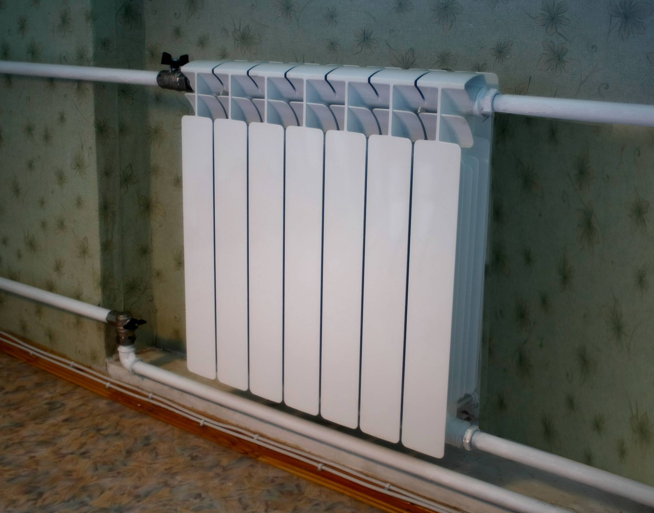 Монтаж радиаторов отопления: установка батарей в квартире, как правильно установить отопительные батареи, как монтировать в многоквартирном доме, как ставить
