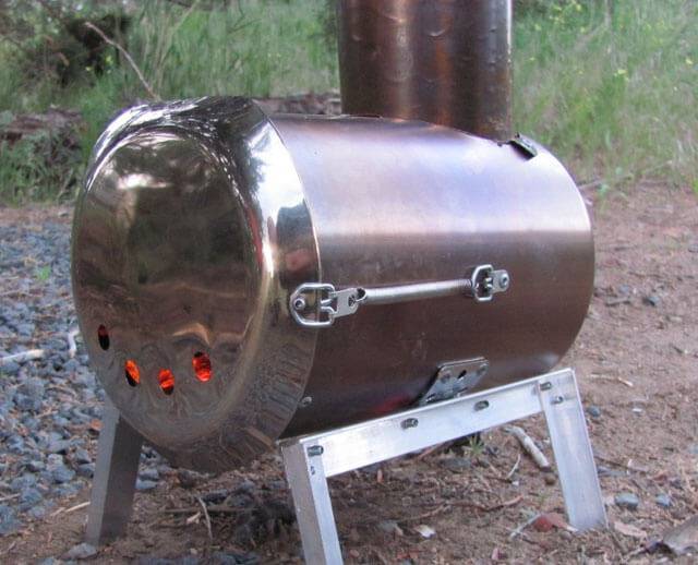 Отопление теплицы дровами, какую печь выбрать: центральную, с горизонтальным дымоходом, с водяным отоплением или длительного горения, подробнее на фото и видео
